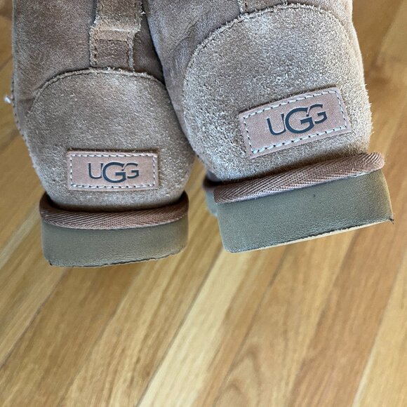 UGG Classic Mini II Genuine Shearling Lined Boot (Women) Size 7 Chestnut Suede - Picture 6 of 11